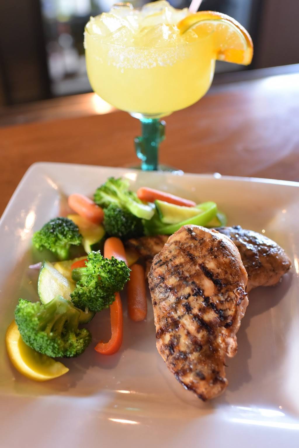 Crazy Horse Steak House-Saloon | restaurant | 2027 N Park Dr, Holland, MI 49424, USA | 6163958393 OR +1 616-395-8393