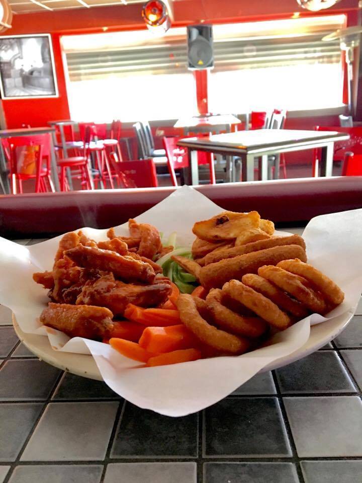 Deep Chope | restaurant | Benito Juárez 981, La Hacienda, 21448 Tecate, B.C., Mexico | 016655242913 OR +52 665 524 2913