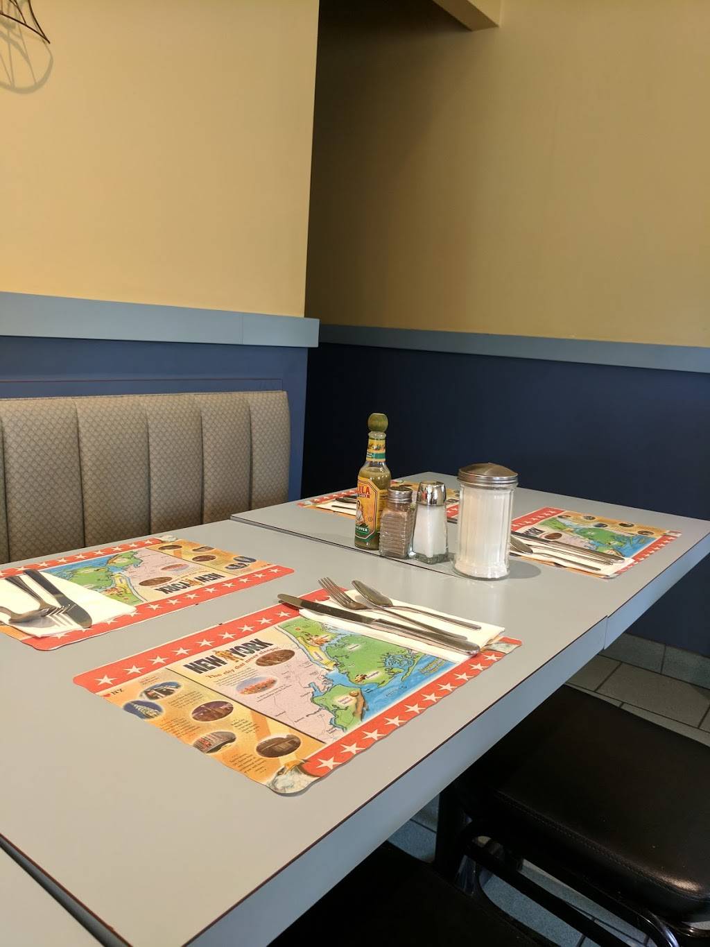 College Point Diner | restaurant | 1432 College Point Blvd, Flushing, NY 11356, USA | 7184459663 OR +1 718-445-9663