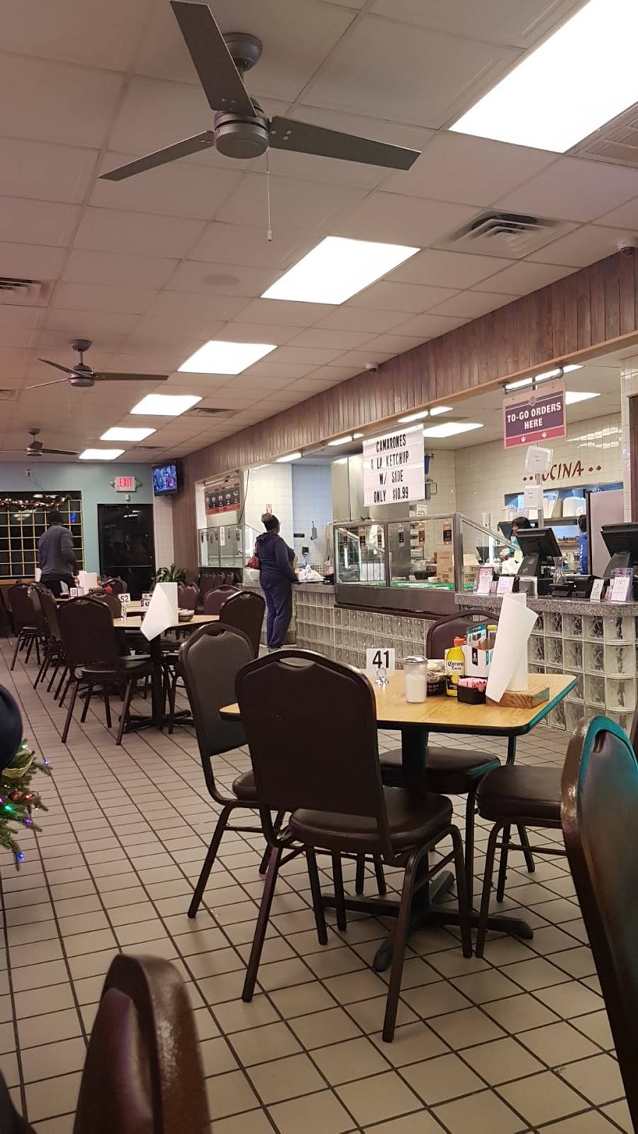 Connies Seafood Market & Restaurant | restaurant | 2525 Airline Dr, Houston, TX 77009, USA | 7138682144 OR +1 713-868-2144