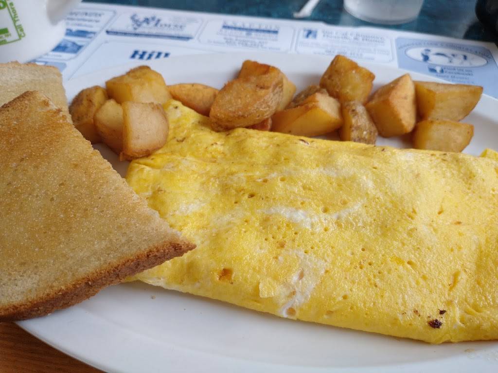 Hannas Diner | restaurant | 83 Henniker St, Hillsboro, NH 03244, USA | 6034643575 OR +1 603-464-3575