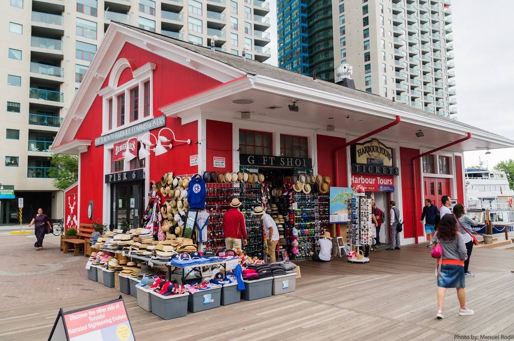 BeaverTails | restaurant | 145 Queens Quay W, Toronto, ON M5J 2H4, Canada | 4163608245 OR +1 416-360-8245