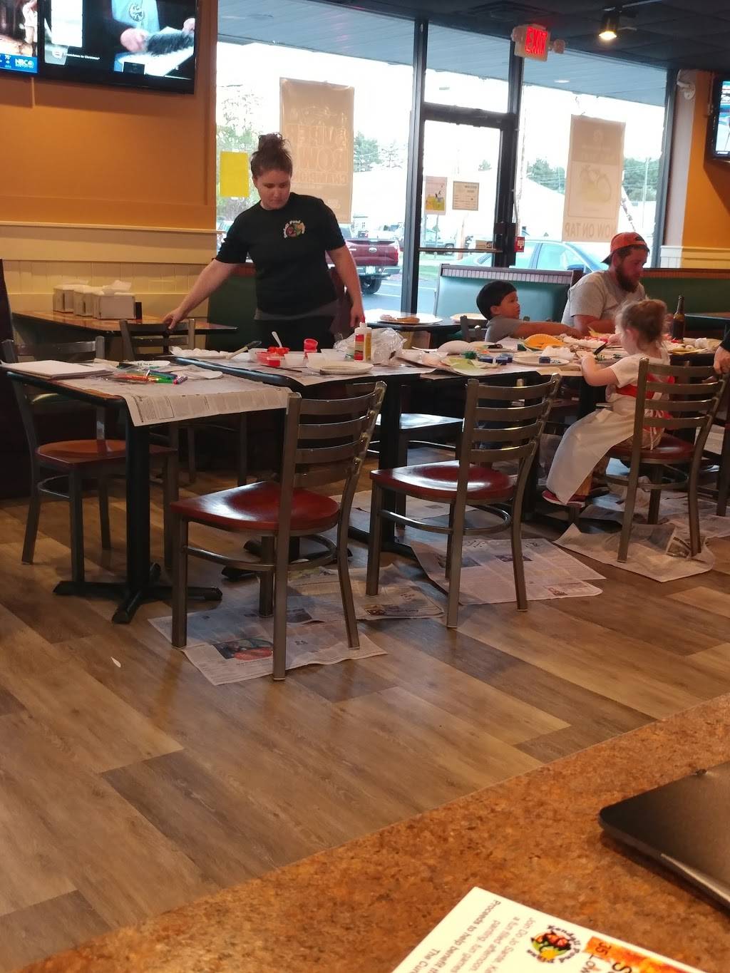 Kendall Pond Pizza Sports and Brew | restaurant | 35 Lowell Rd, Hudson, NH 03051, USA | 6035949900 OR +1 603-594-9900