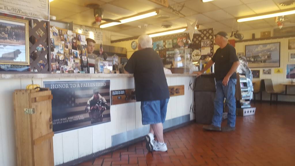 Jo-Eds Bomber Inc | restaurant | 1924 W Pioneer Pkwy, Pantego, TX 76013, USA | 8172777041 OR +1 817-277-7041