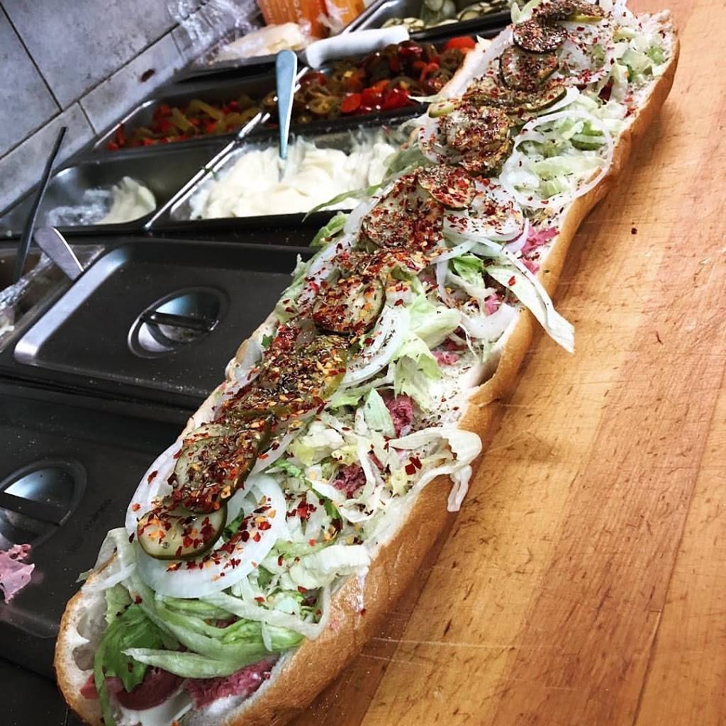 Peppers Restaurant and Twerk Bar | restaurant | 2643 W Sergeant St, Philadelphia, PA 19132, USA | 2159821618 OR +1 215-982-1618