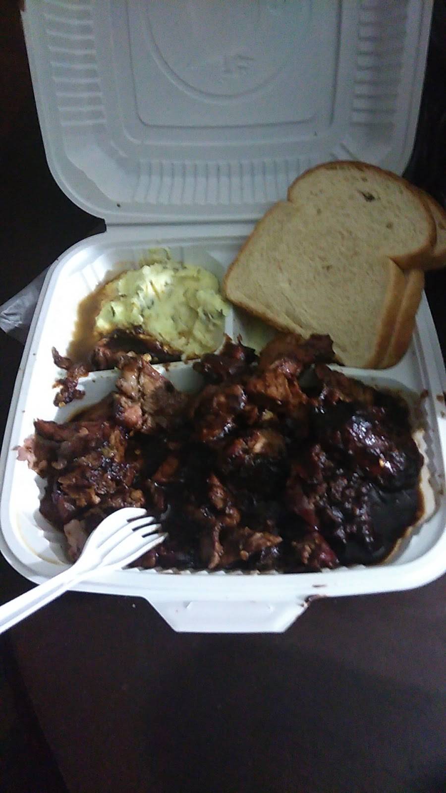 Salehs Smokehouse Market | restaurant | 679 98th Ave, Oakland, CA 94603, USA | 5105539191 OR +1 510-553-9191