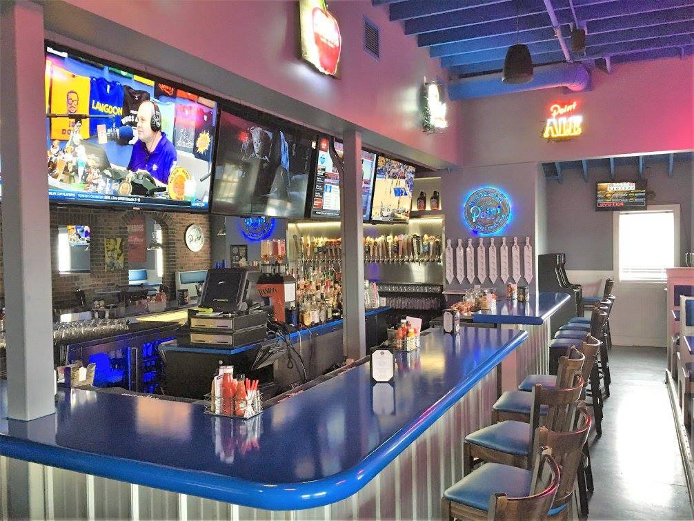 Point Burger Bar Milwaukee | restaurant | 10950 Good Hope Rd, Milwaukee, WI 53224, USA | 4147972970 OR +1 414-797-2970