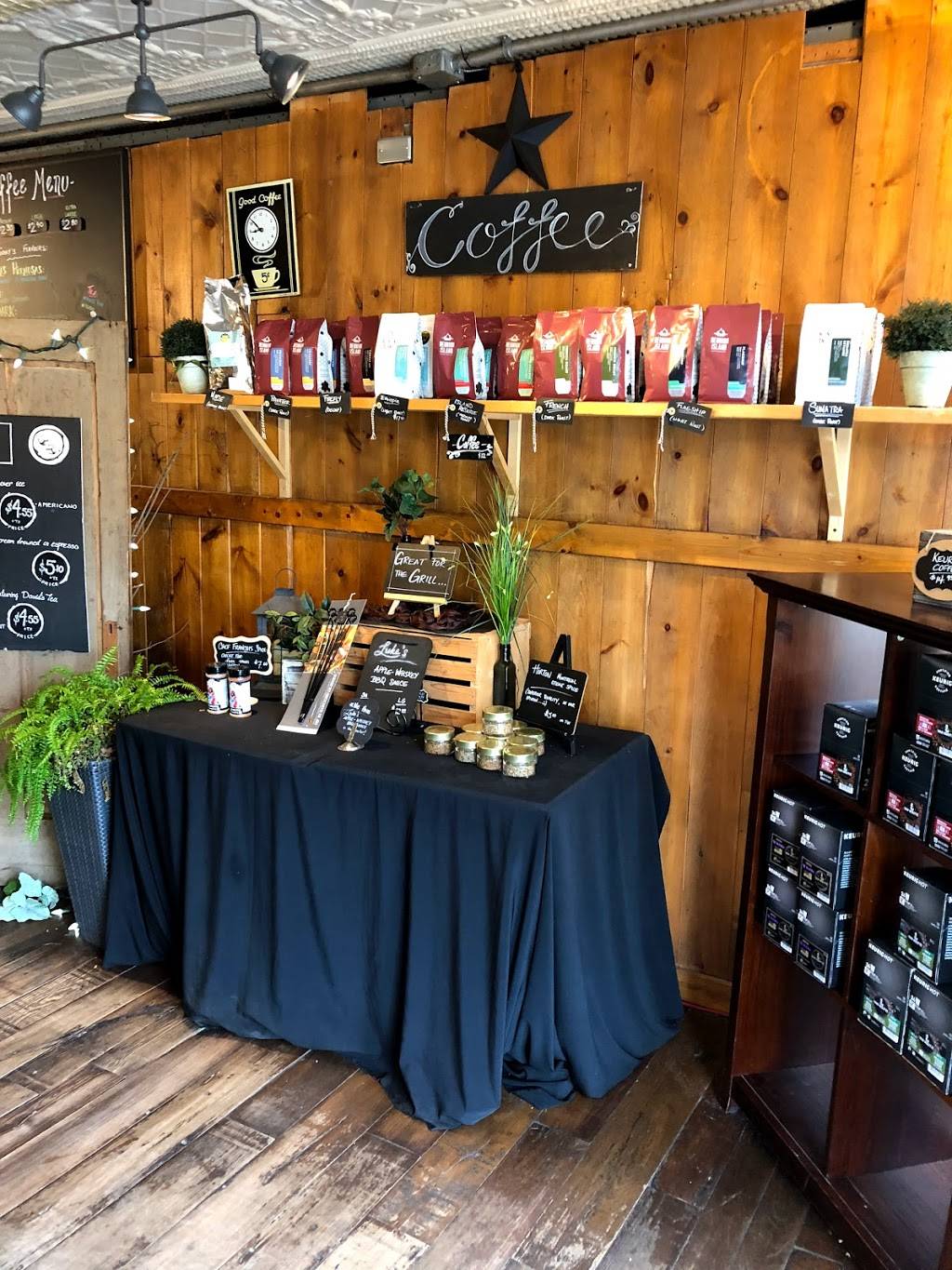 Lukes European Style Market | restaurant | 29 Main St E, Athens, ON K0E 1B0, Canada | 6139241844 OR +1 613-924-1844