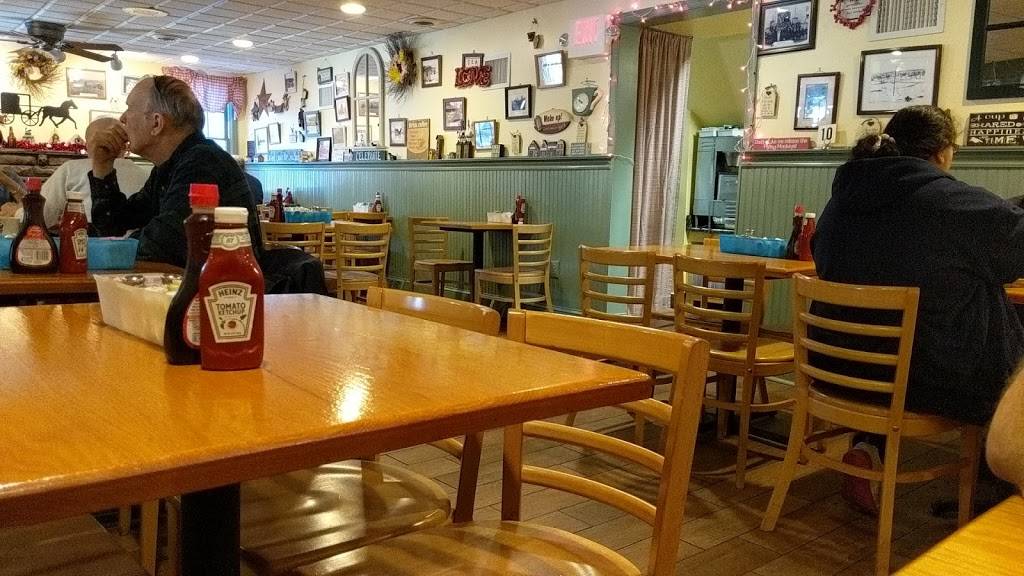 Towne & Country Cafe | restaurant | 4401 Concord Rd, Aston, PA 19014, USA | 6104599585 OR +1 610-459-9585