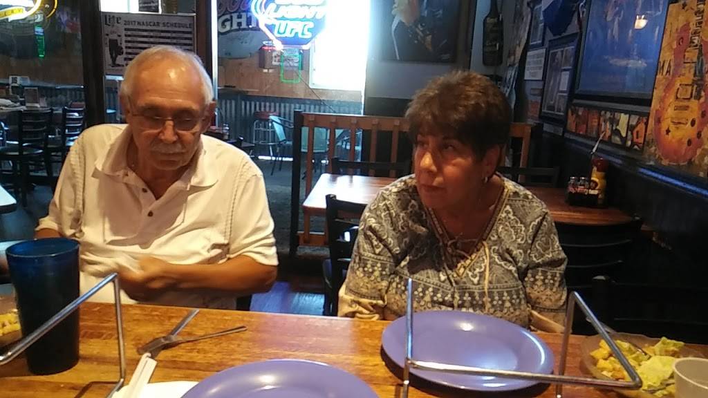 Gilliganz Bar and Grill | restaurant | 7257 St James Dr, Edwardsville, IL 62025, USA | 6186560620 OR +1 618-656-0620