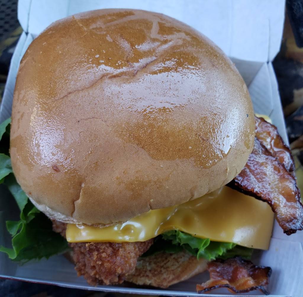 Chick-fil-A | restaurant | 1065 E County Line Rd, Jackson, MS 39211, USA | 6019913265 OR +1 601-991-3265