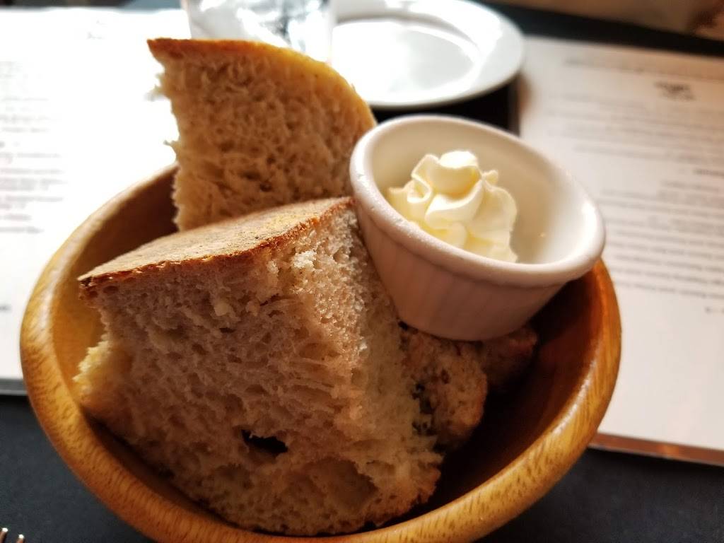 Village Tavern | restaurant | 110 Alfred Rd, Kennebunk, ME 04043, USA | 2076047954 OR +1 207-604-7954