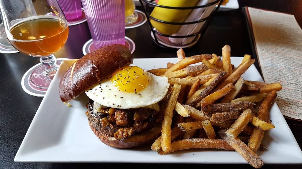 The Bad Apple | restaurant | 4300 N Lincoln Ave, Chicago, IL 60618, USA | 7733608406 OR +1 773-360-8406