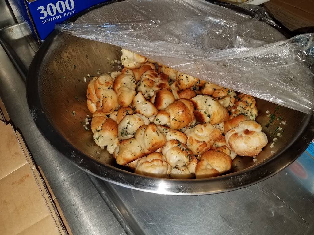 Archie’s Famous Pizza | restaurant | 2236 Forest Ave, Staten Island, NY 10303, USA | 7187273737 OR +1 718-727-3737