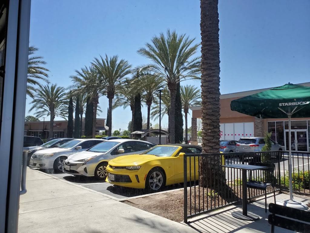 Starbucks | cafe | 1631 Edinger Ave #101, Tustin, CA 92780, USA | 7142590362 OR +1 714-259-0362
