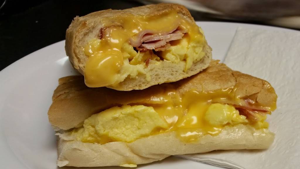 Moxies Cafe and Caterer | cafe | 514 N Tampa St, Tampa, FL 33602, USA | 8132214510 OR +1 813-221-4510