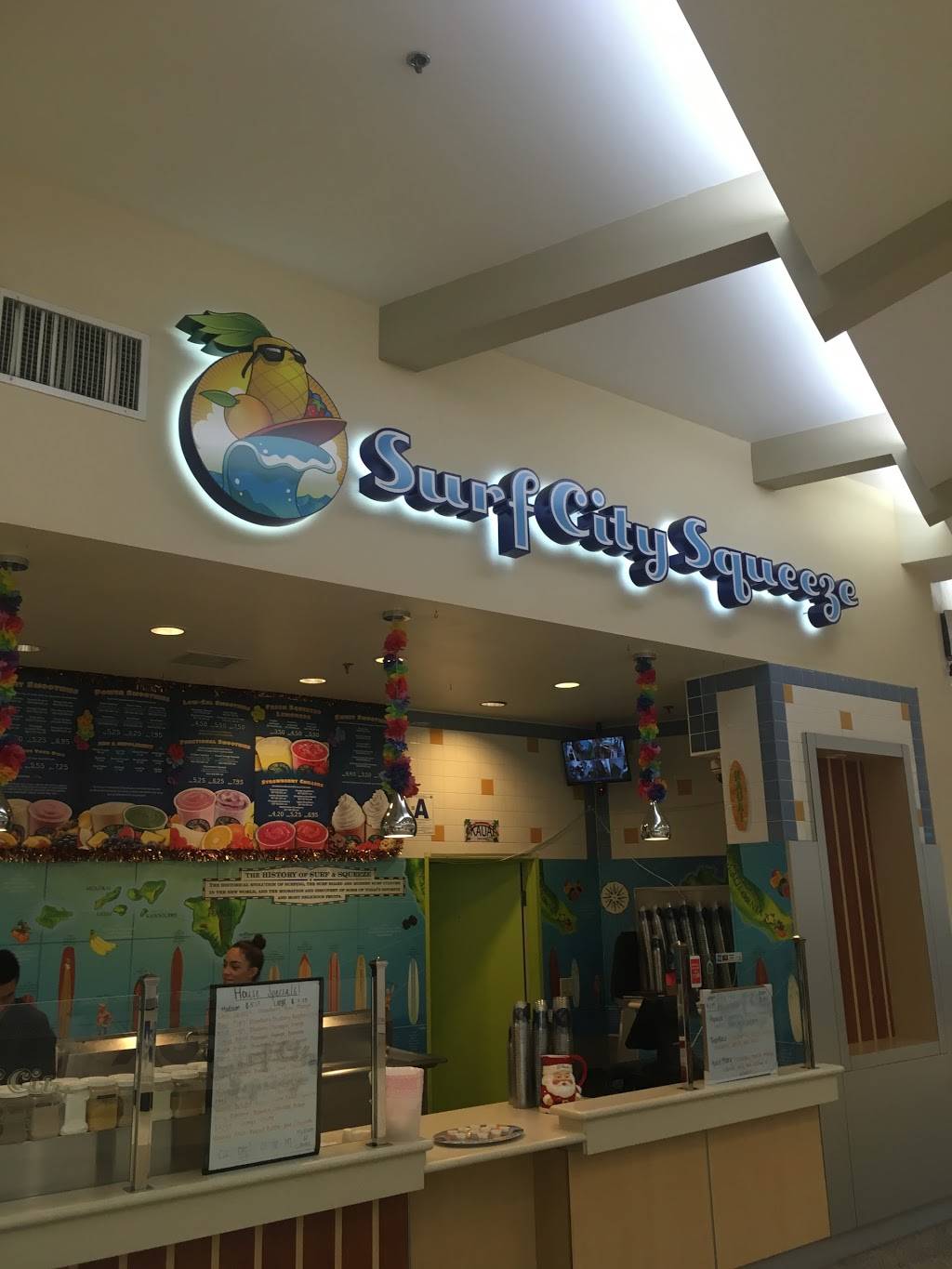Surf City Squeeze | restaurant | 931 Parkway Plaza, El Cajon, CA 92020, USA | 6195881888 OR +1 619-588-1888