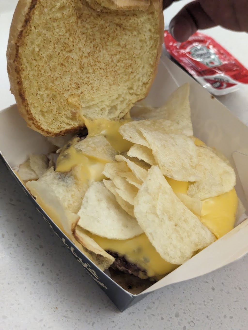 Bobbys Burgers | restaurant | Terminal 4, 3400 Sky Hbr Blvd Level 3, Phoenix, AZ 85034, USA | 7084093200 OR +1 708-409-3200