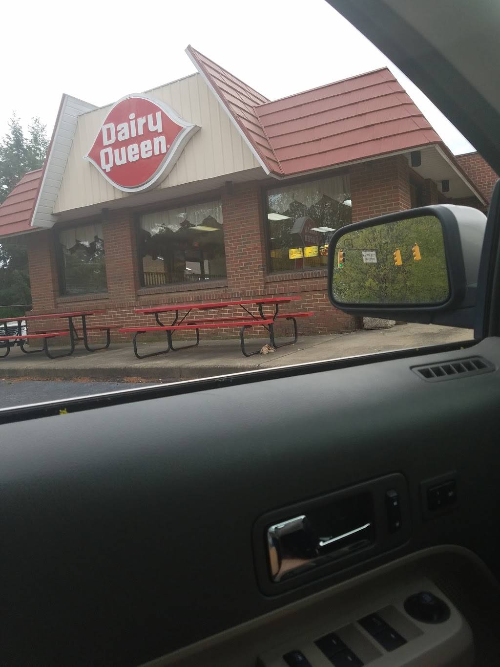 Dairy Queen | restaurant | 148 E State St SE, Niles, OH 44446, USA | 3306529213 OR +1 330-652-9213