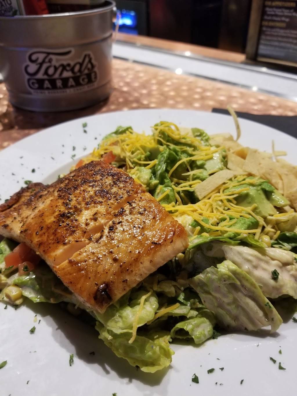 Fords Garage | restaurant | 21367 Michigan Ave, Dearborn, MI 48124, USA | 3137523673 OR +1 313-752-3673