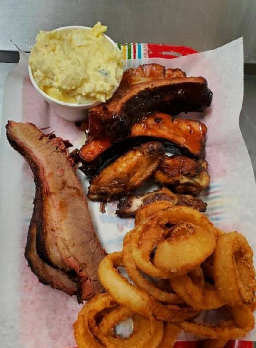 Cedar Creek East | restaurant | 571 E Main St, Galesburg, IL 61401, USA | 3093710741 OR +1 309-371-0741