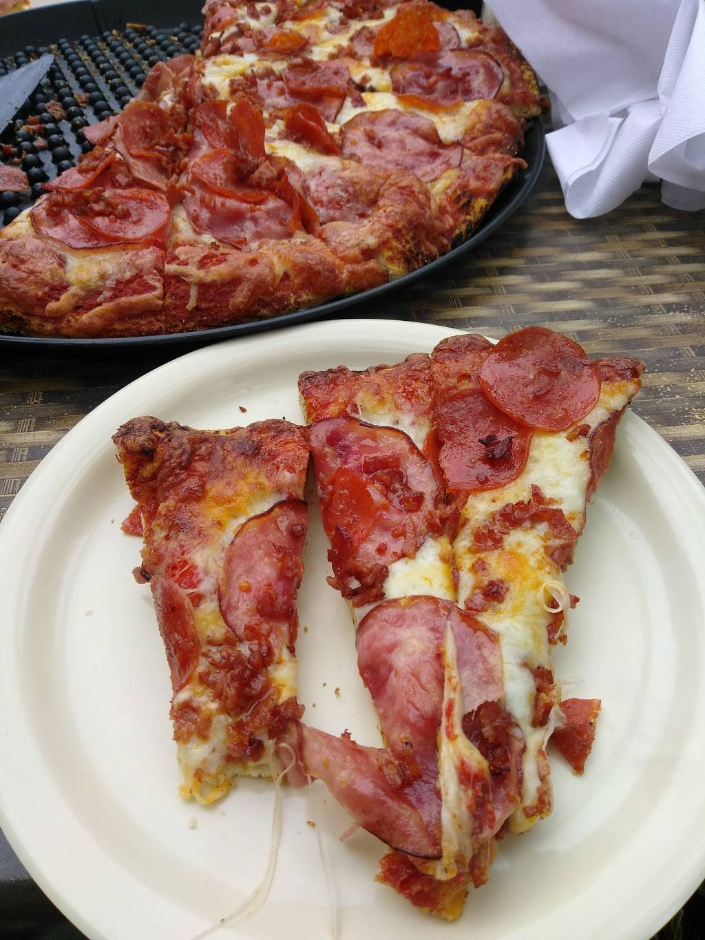 Fultanos Pizza | restaurant | 200 N Hemlock St, Cannon Beach, OR 97110, USA | 5034369717 OR +1 503-436-9717