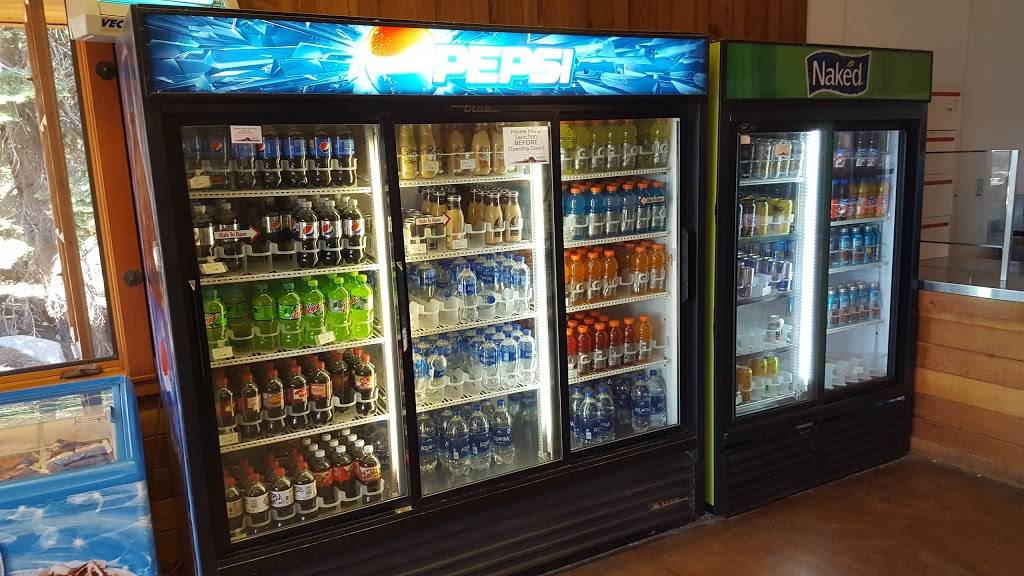 Glacier Point Gift Shop & Snack Stand | meal takeaway | Yosemite National Park, Glacier Point Rd, California 95389, USA | 2093721354 OR +1 209-372-1354