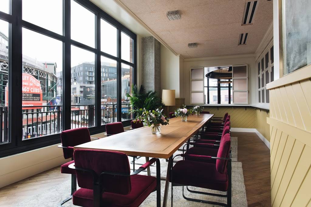 Dutch & Docs | restaurant | 3600 N Clark St, Chicago, IL 60613, USA | 7733600207 OR +1 773-360-0207