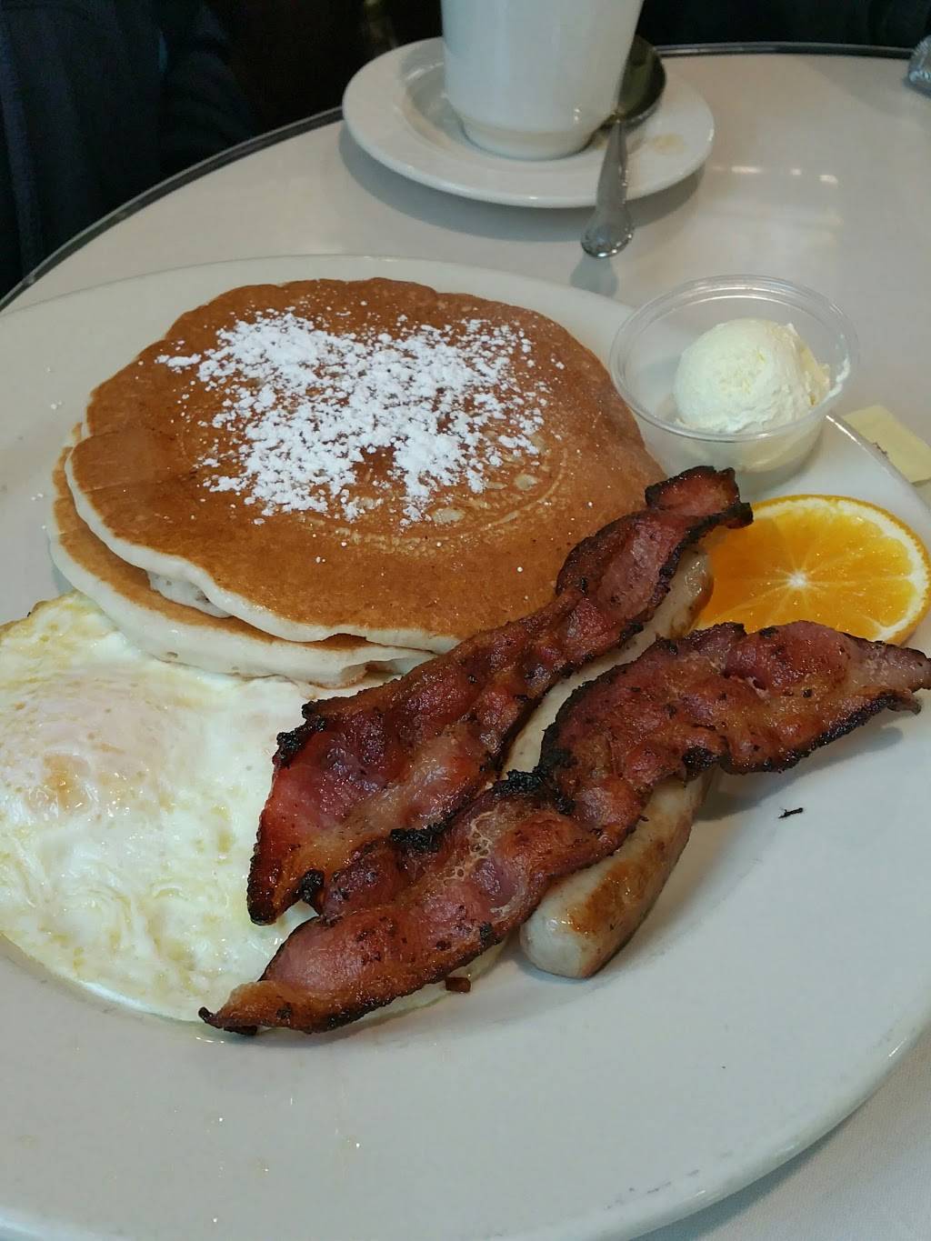 Effies Restaurant & Bar | restaurant | 331 W Hacienda Ave, Campbell, CA 95008, USA | 4083743400 OR +1 408-374-3400