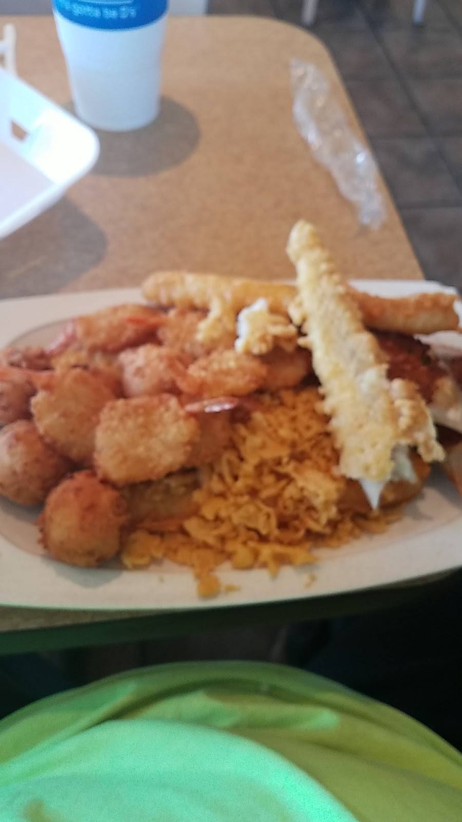 Captain Ds | restaurant | 11308 US-431, Guntersville, AL 35976, USA | 2568913660 OR +1 256-891-3660