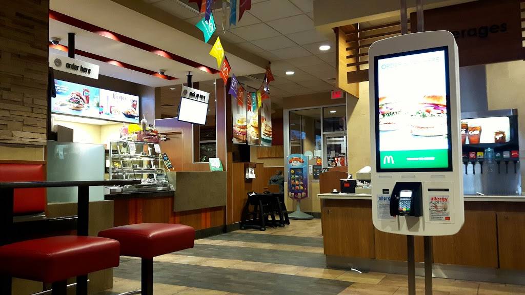 McDonalds | cafe | 243 Woodlawn Rd W, Guelph, ON N1H 7L6, Canada | 5198260507 OR +1 519-826-0507