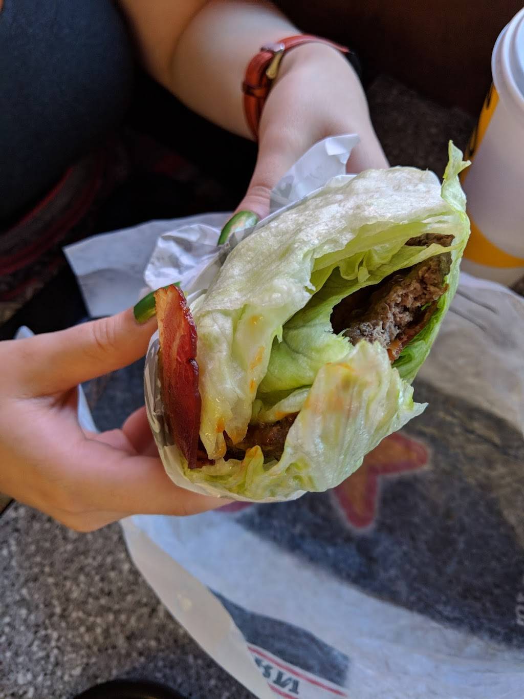 Carls Jr. | restaurant | 1001 Veterans Blvd, Redwood City, CA 94063, USA | 6503611230 OR +1 650-361-1230