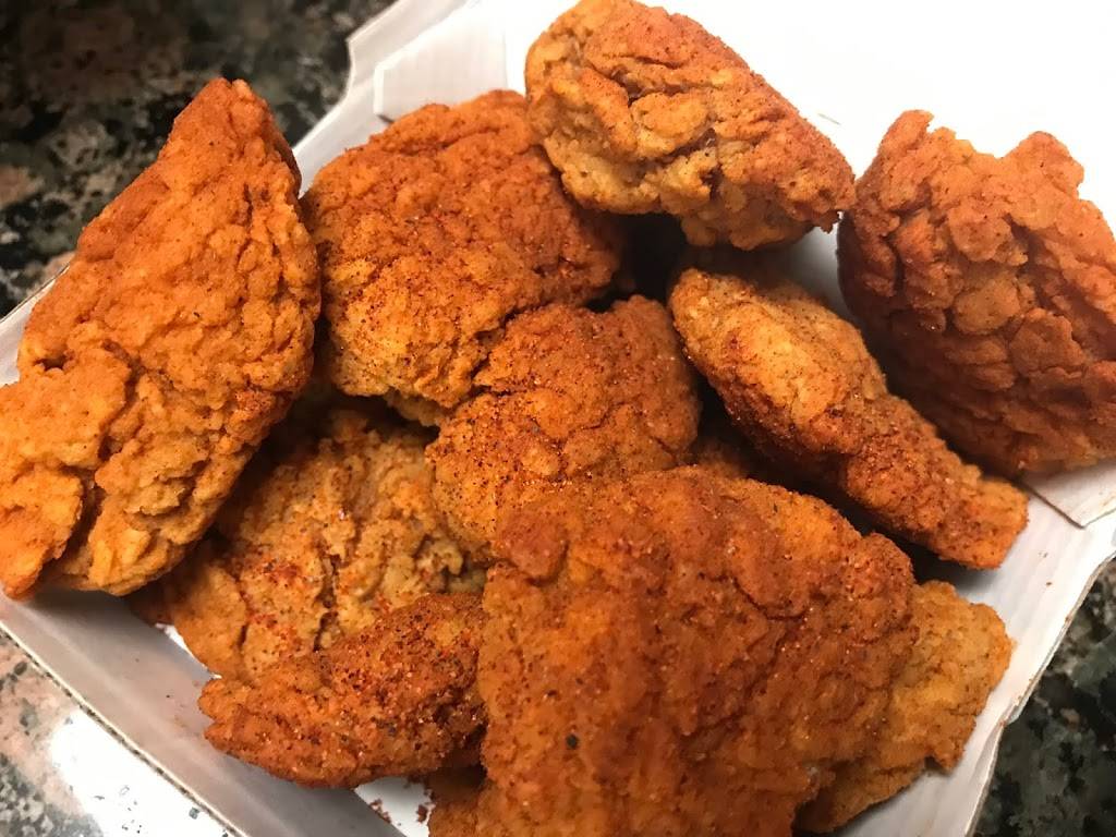 Buffalo Wild Wings | meal takeaway | 6001 Iliff Rd NW, Albuquerque, NM 87121, USA | 5053529464 OR +1 505-352-9464