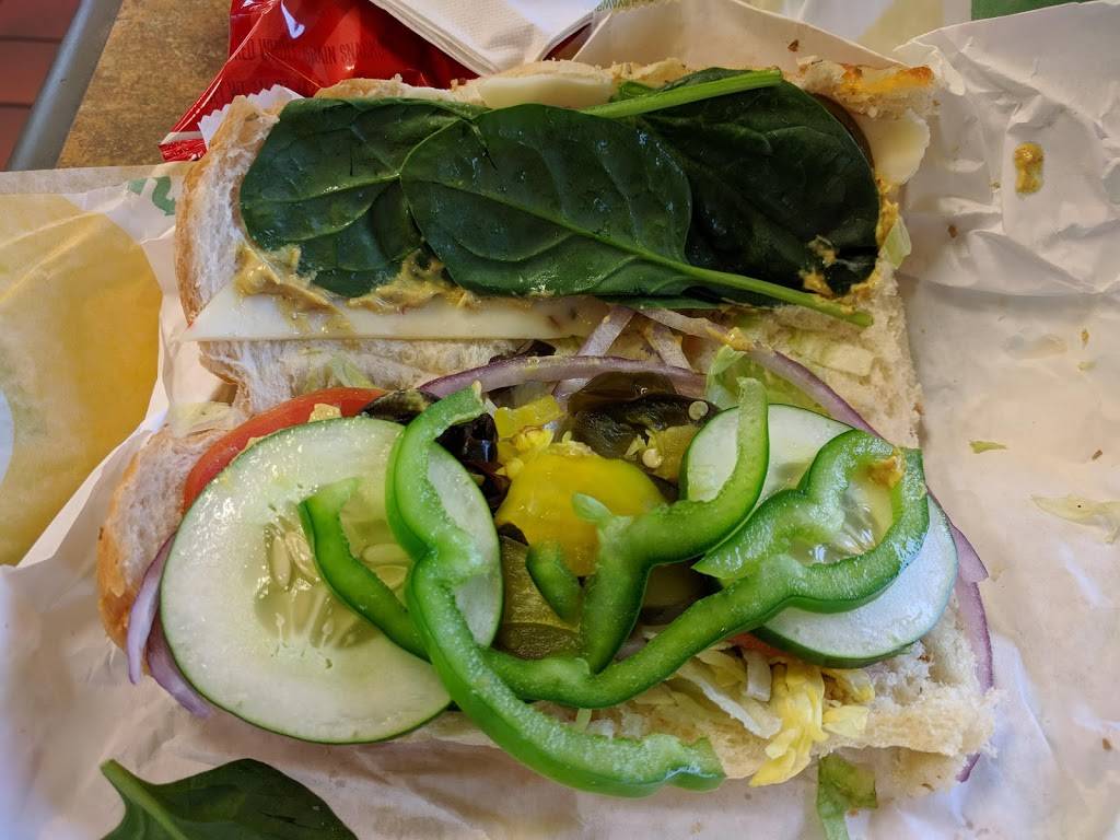 Subway | restaurant | 4803 N Broadway, Knoxville, TN 37918, USA | 8656895507 OR +1 865-689-5507