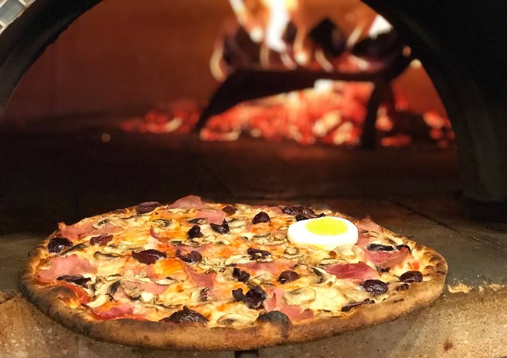 Famiglia Fornaciari Wood Fired Pizza | restaurant | 1268 Broadway unit B, Saugus, MA 01906, USA | 7815585353 OR +1 781-558-5353