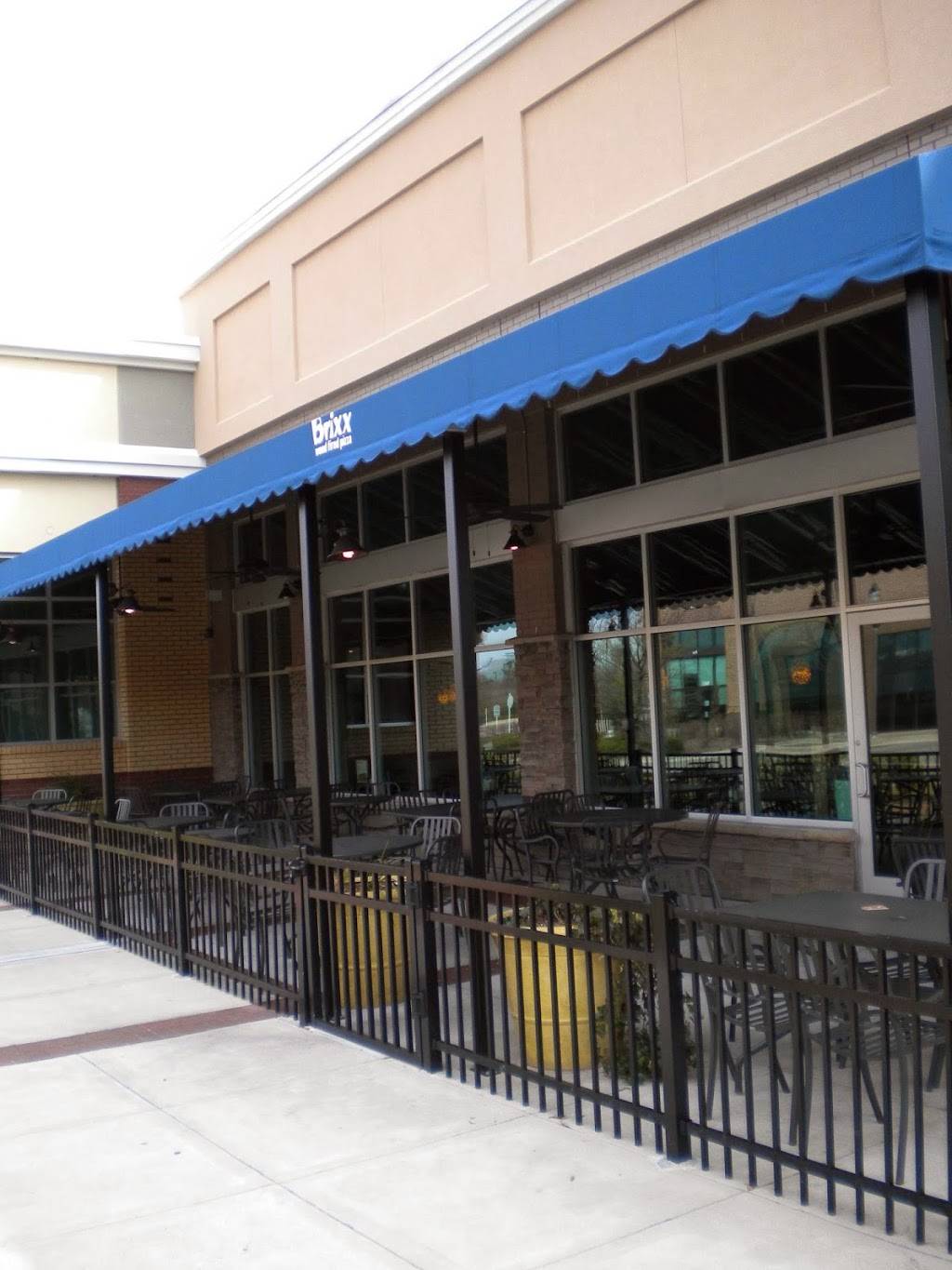 Brixx Wood Fired Pizza | restaurant | 6801 Main St, Wilmington, NC 28405, USA | 9102569677 OR +1 910-256-9677