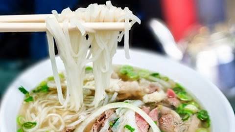 Big Bowl Pho | restaurant | 7106 NW Prairie View Rd, Kansas City, MO 64151, USA | 8163823488 OR +1 816-382-3488