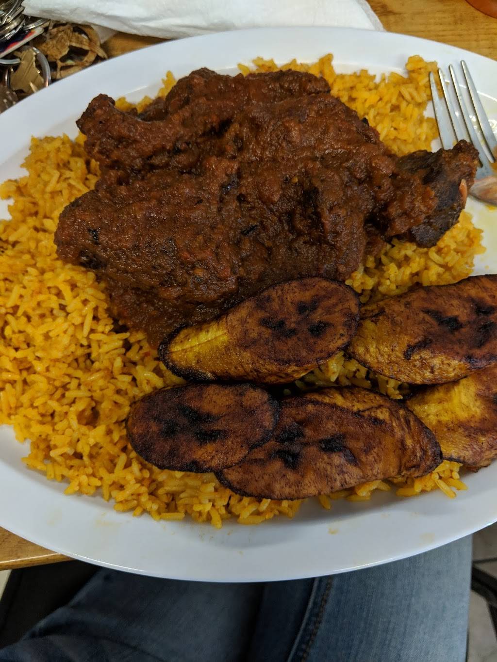 Starlight Baker & Cafe Cuisine | restaurant | 14855 Sherman Way, Van Nuys, CA 91405, USA | 8189881727 OR +1 818-988-1727