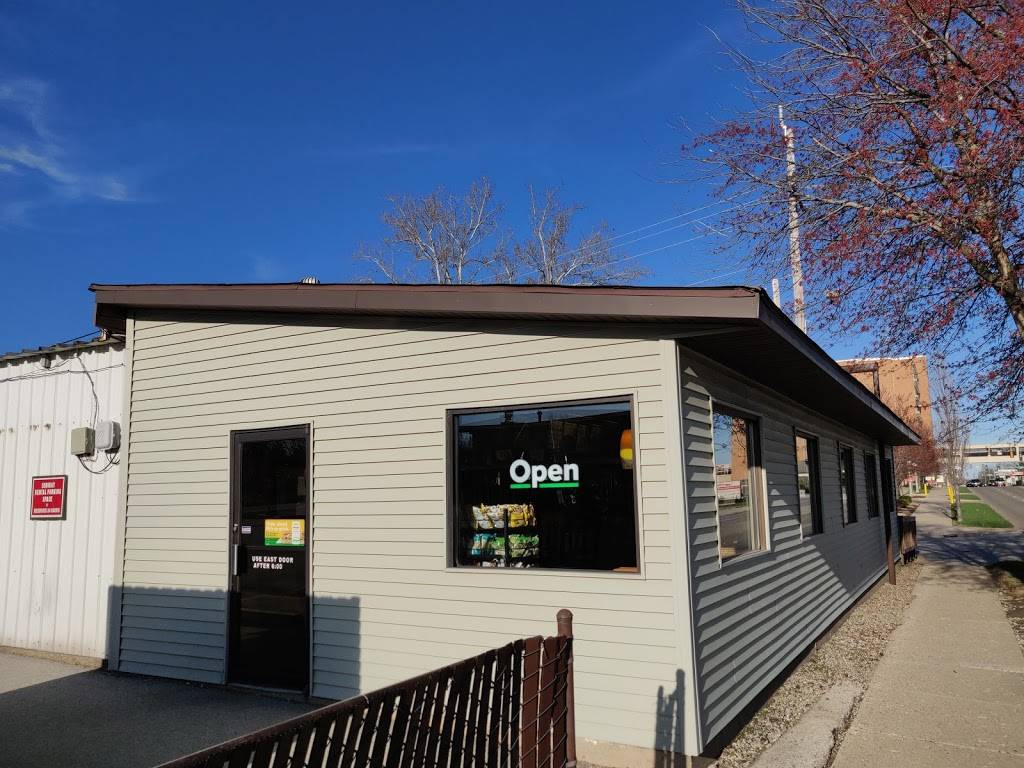 Subway | restaurant | 802 W University Ave, Urbana, IL 61801, USA | 2173671400 OR +1 217-367-1400