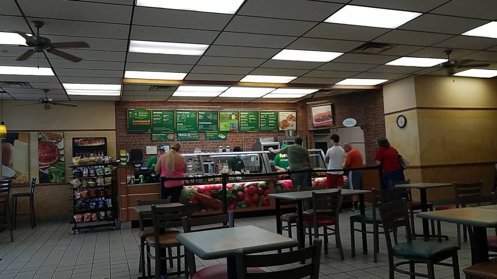 Subway | restaurant | 2125 Edsel Ln NW, Corydon, IN 47112, USA | 8127388484 OR +1 812-738-8484