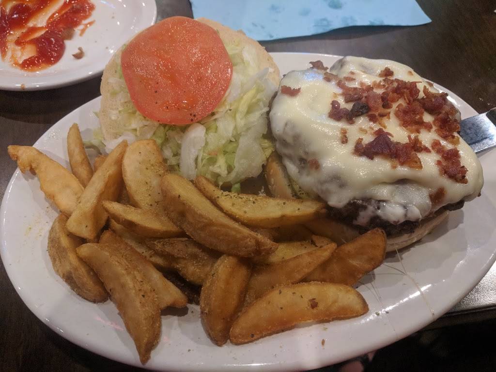 Village Deli Sub & Pub | restaurant | 2803 Wrightsboro Rd #28, Augusta, GA 30909, USA | 7067363691 OR +1 706-736-3691