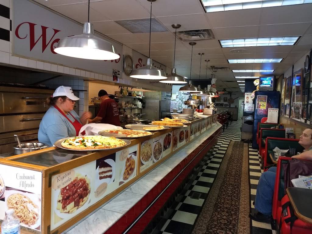 Smileys | restaurant | 27 Lincoln Way E, Massillon, OH 44646, USA | 3308323388 OR +1 330-832-3388