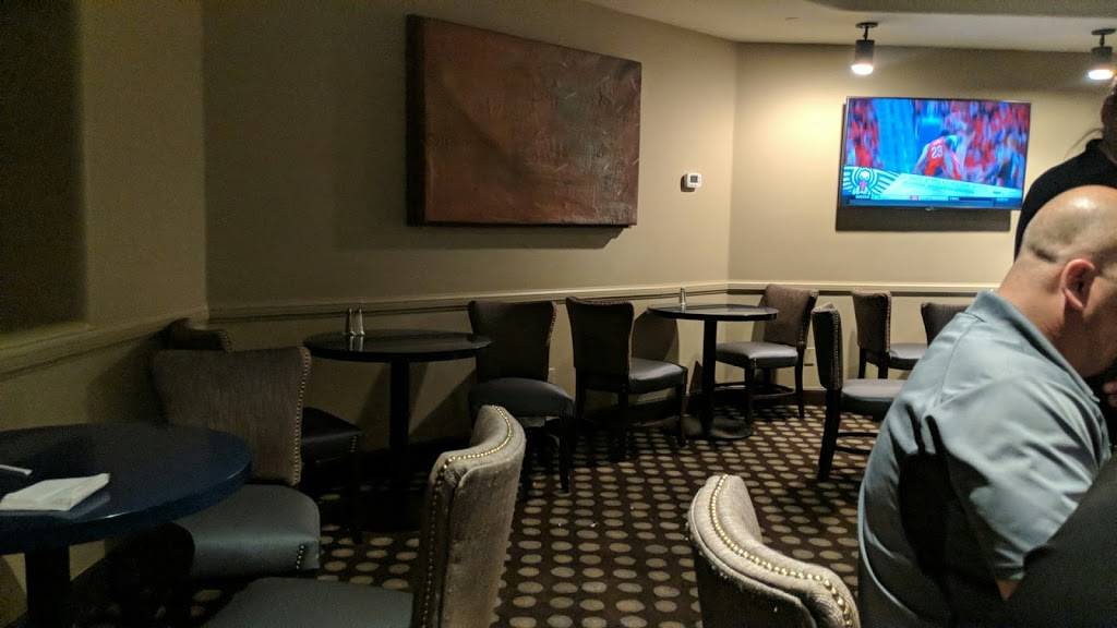 Rimrock Bar & Grille | restaurant | 2435 S 47th St, Phoenix, AZ 85034, USA | 4808046001 OR +1 480-804-6001