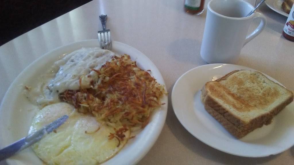 Carriage Cafe | restaurant | 2295 Tapo St, Simi Valley, CA 93063, USA | 8055777857 OR +1 805-577-7857