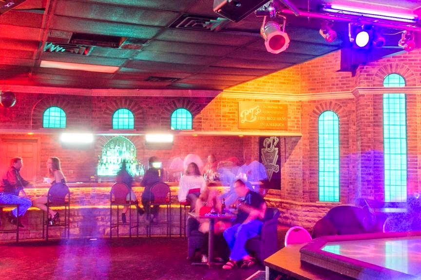 Country Rock Cabaret | night club | 200 Monsanto Ave, Sauget, IL 62201, USA | 6182744500 OR +1 618-274-4500