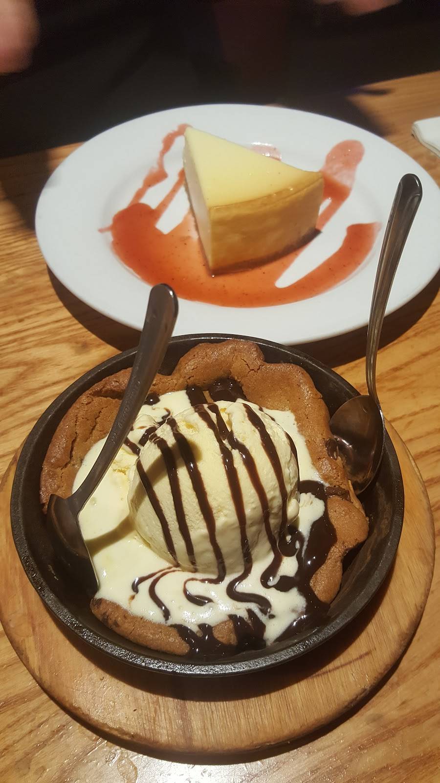 Chilis Grill & Bar | meal takeaway | 1525 Manheim Pike, Lancaster, PA 17601, USA | 7175602142 OR +1 717-560-2142