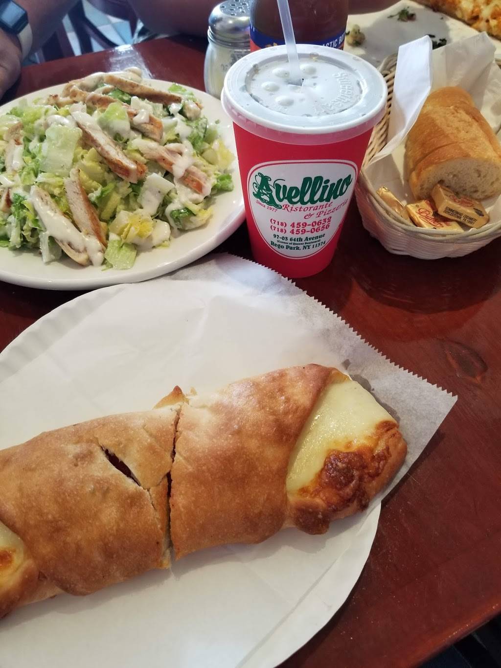 Avellinos | restaurant | 9703 64th Ave, Rego Park, NY 11374, USA | 7184590632 OR +1 718-459-0632