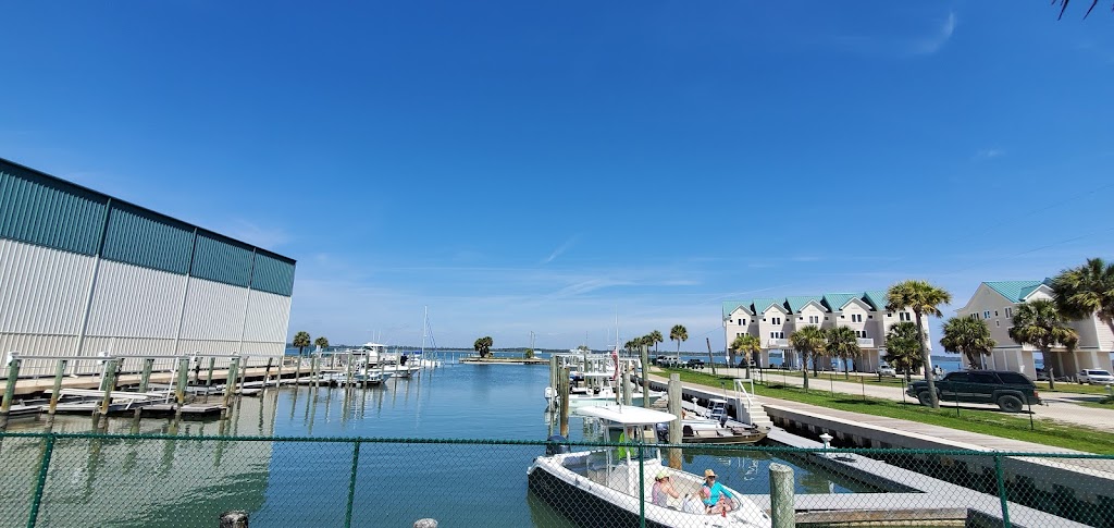 Oasis Tiki Hut | restaurant | 1648 Alligator Dr, Panacea, FL 32346, USA | 8503492058 OR +1 850-349-2058