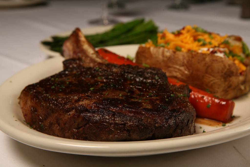 Bobs Steak & Chop House | restaurant | 80 Amelia Village Cir, Fernandina Beach, FL 32024, USA | 9044322201 OR +1 904-432-2201