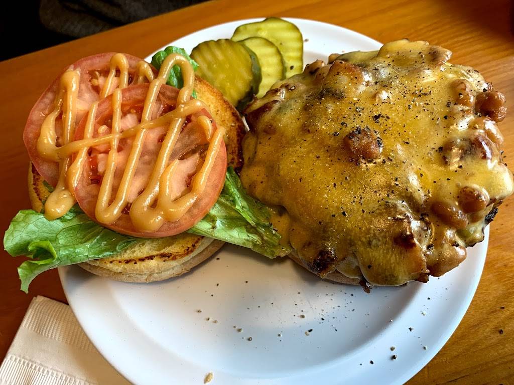 Arts Tavern | restaurant | 6487 W Western Ave, Glen Arbor, MI 49636, USA | 2313343754 OR +1 231-334-3754